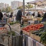 Marché de la Mosson : étal de légumes et ambiance matinale
